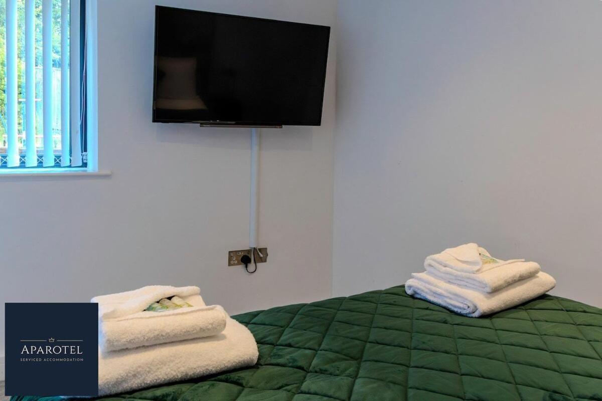 Aparotel Serviced Apartments - Stonehenge, Amesbury Town Centre Quarto foto