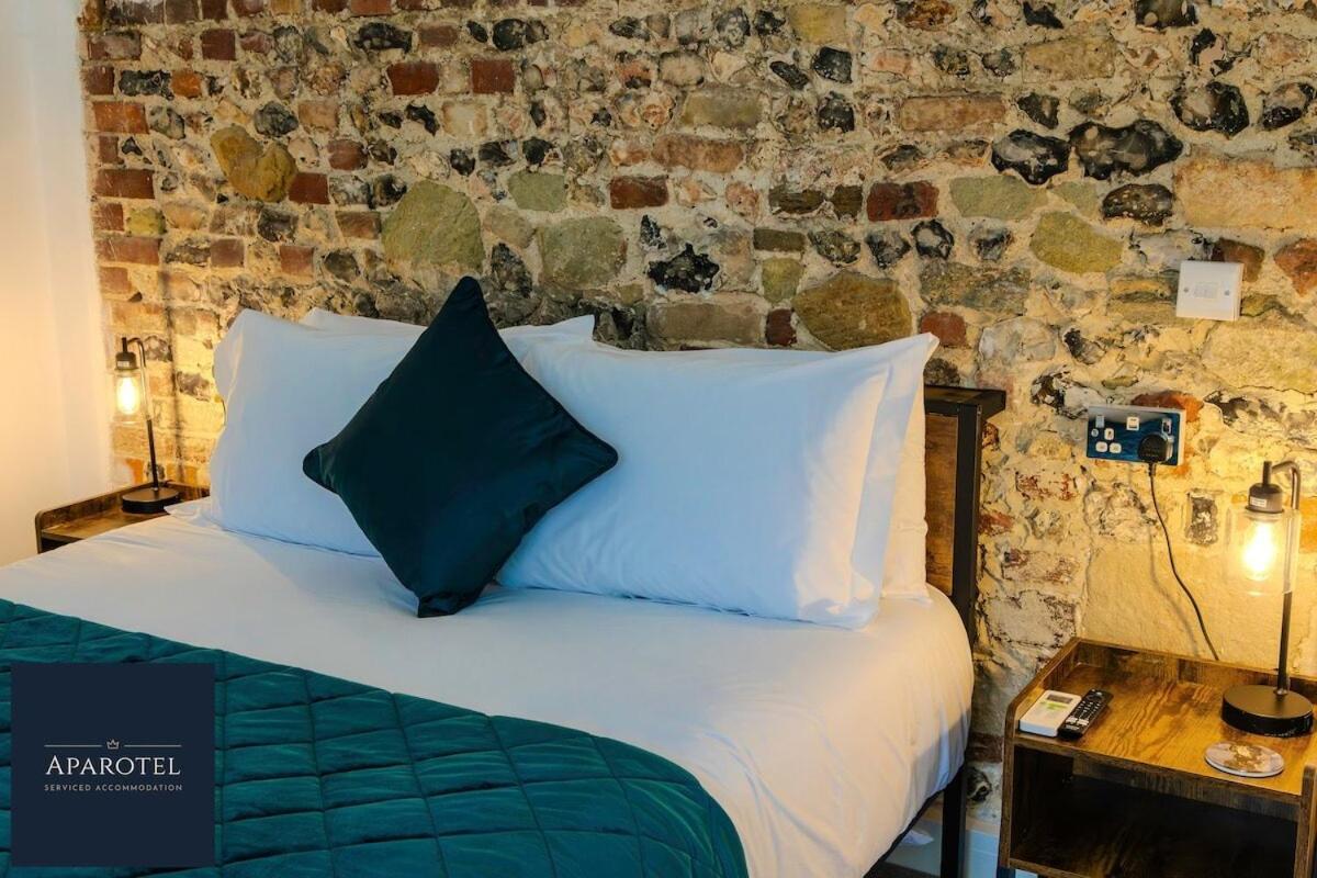 Aparotel Serviced Apartments - Stonehenge, Amesbury Town Centre Quarto foto