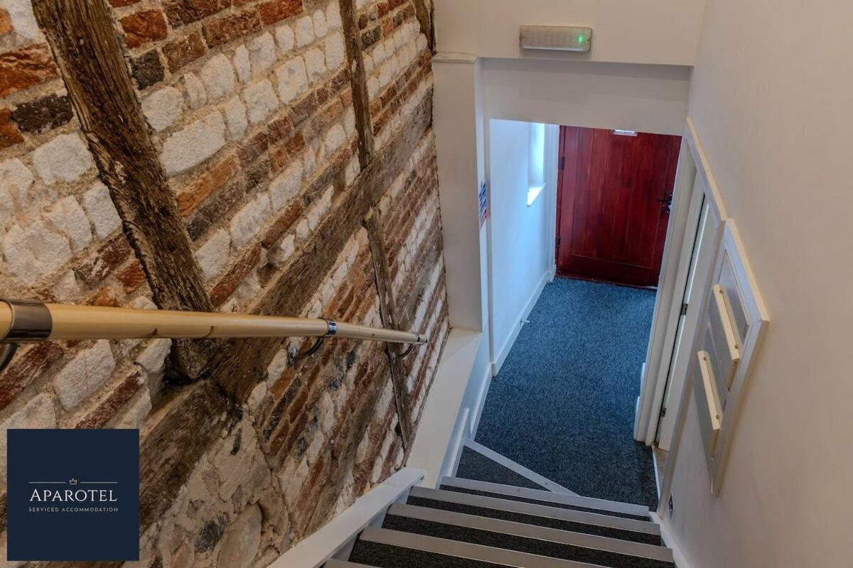Aparotel Serviced Apartments - Stonehenge, Amesbury Town Centre Quarto foto