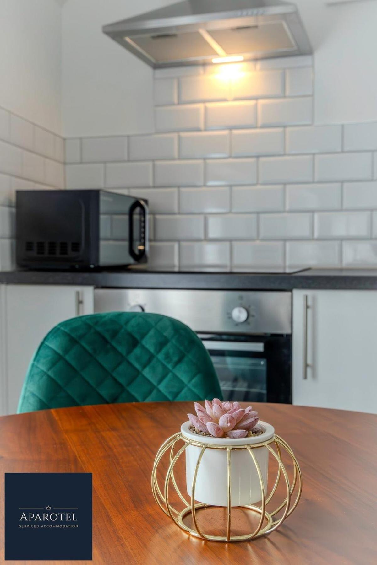Aparotel Serviced Apartments - Stonehenge, Amesbury Town Centre Quarto foto